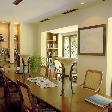 Amanwana Hotel West Sumbawa Regency Room photo